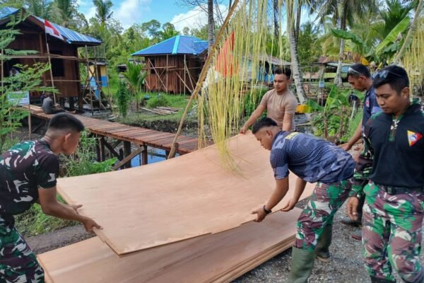 TMMD ke-124 Kodim 1710/Mimika Masuki Tahap Pemasangan Dinding, Progres Bangunan Meningkat Signifikan