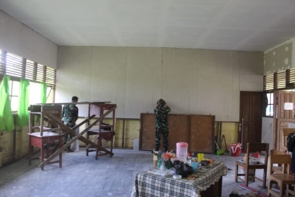 Satgas TMMD Kebut Penyelesaian Ruang Kelas 7 SMPN 4 Karau Kuala di Desa Talio